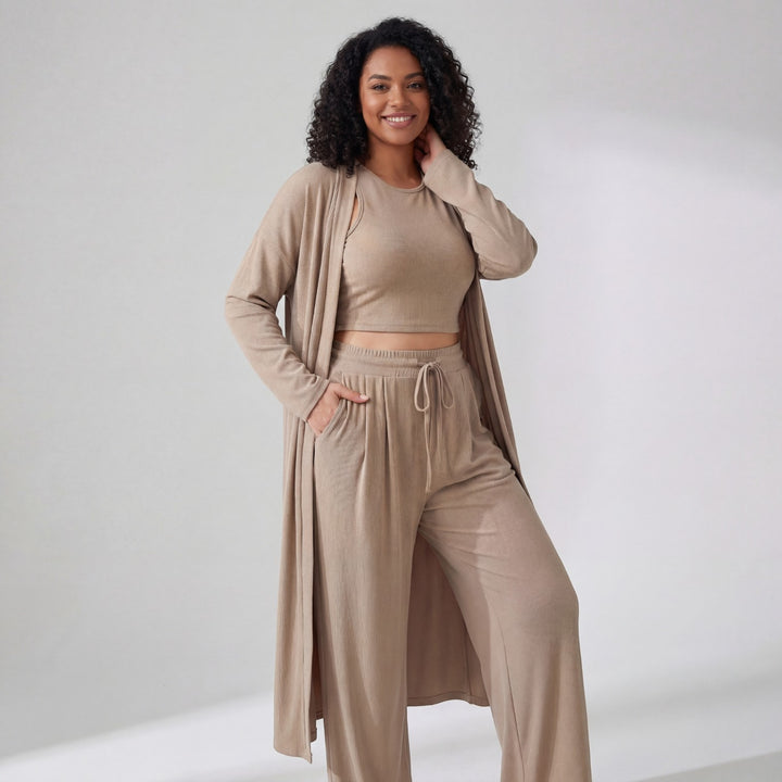 Damen Lounge-Set dreiteilig aus Stretchstoff – Lässiger Schnitt mit weitem Bein