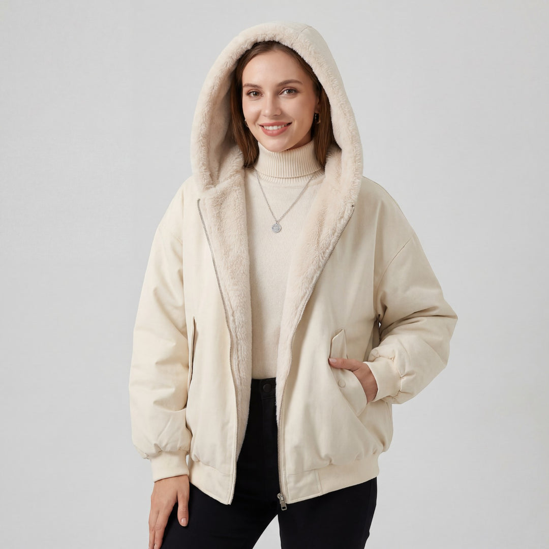 Claire Mode | Wendejacke mit Kapuze für Damen aus flauschigem Stoff