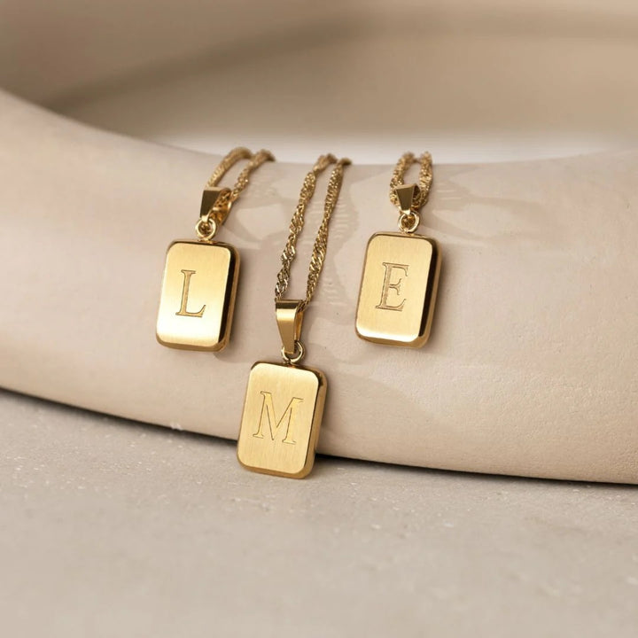 Collana Lettera Iniziale Donna – Ciondolo Leggero Placcato Oro