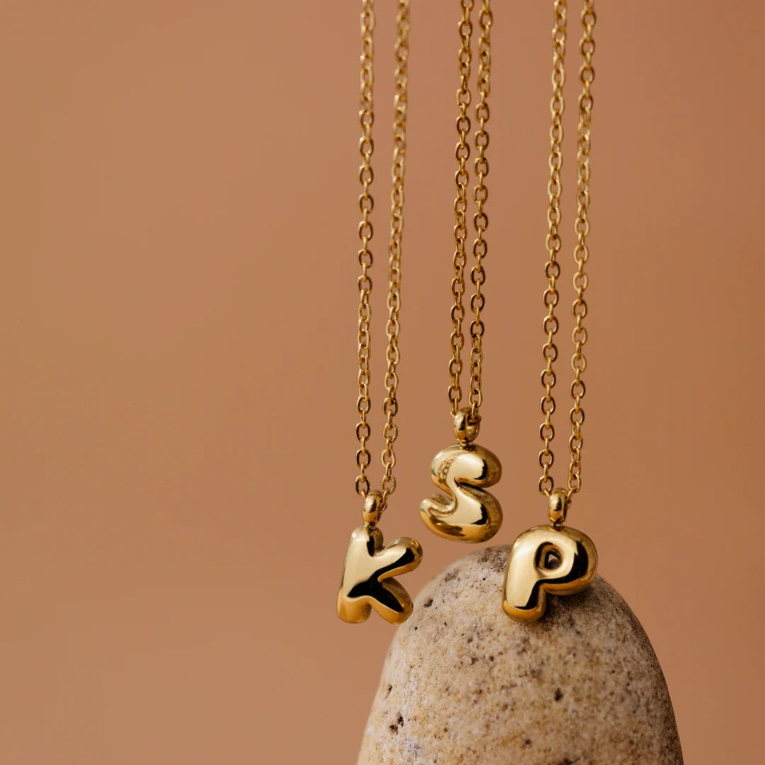 Collana Iniziale Placcata Oro per Donna – Ciondolo Lettera Bubble