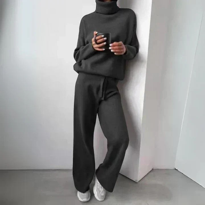Damen Lounge-Set aus Strick – Rollkragen und Hose mit Kordelzug