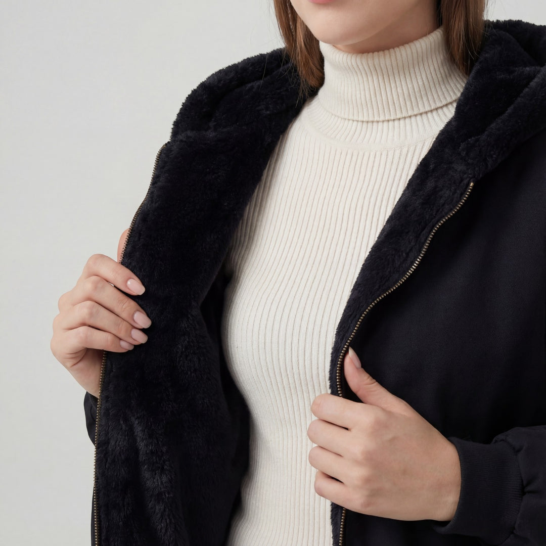 Claire Mode | Wendejacke mit Kapuze für Damen aus flauschigem Stoff