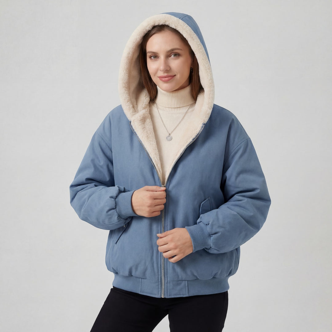 Claire Mode | Wendejacke mit Kapuze für Damen aus flauschigem Stoff