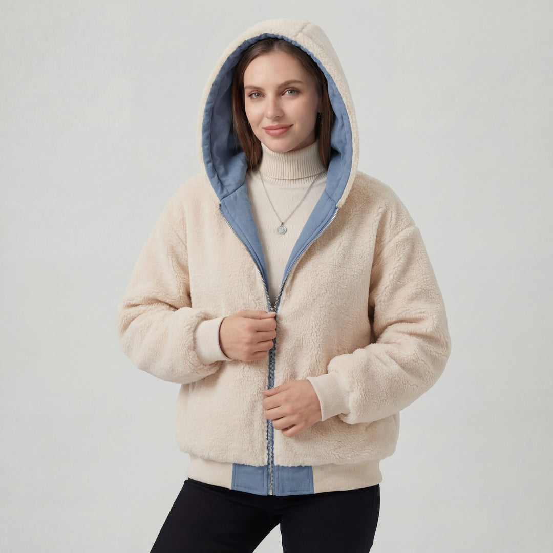 Claire Mode | Wendejacke mit Kapuze für Damen aus flauschigem Stoff