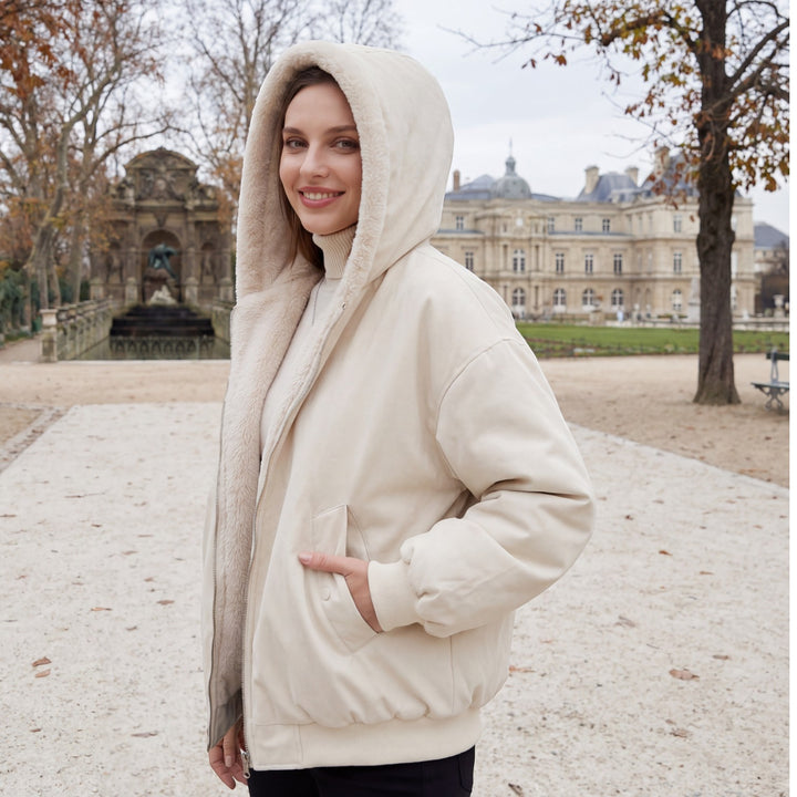 Claire Mode | Wendejacke mit Kapuze für Damen aus flauschigem Stoff