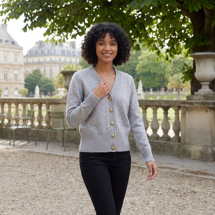 Damen Strickjacke mit V-Ausschnitt – Legere Passform mit Herzschließe