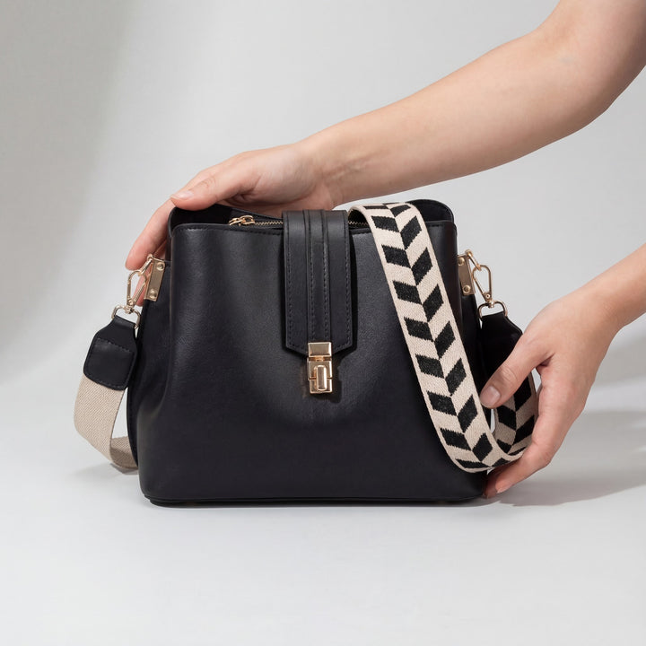 Borsa secchiello in pelle liscia per donna – Chiusura con patta e lucchetto