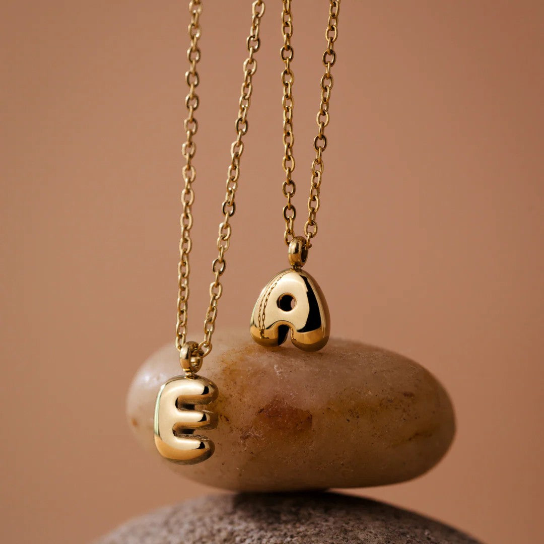 Collana Iniziale Placcata Oro per Donna – Ciondolo Lettera Bubble