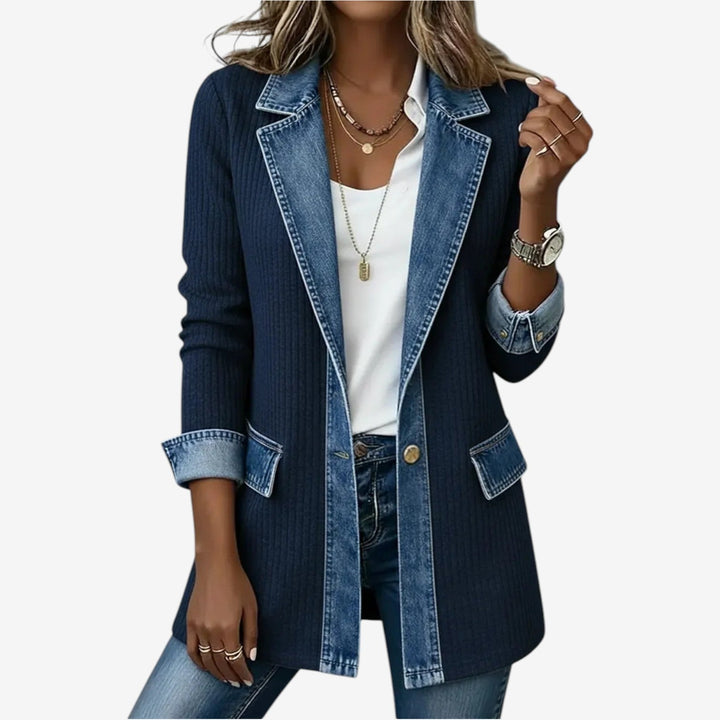 Blazer da donna in maglia morbida – bordi in denim e silhouette lunga