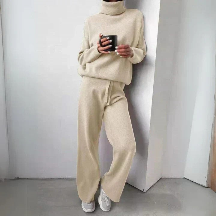 Damen Lounge-Set aus Strick – Rollkragen und Hose mit Kordelzug