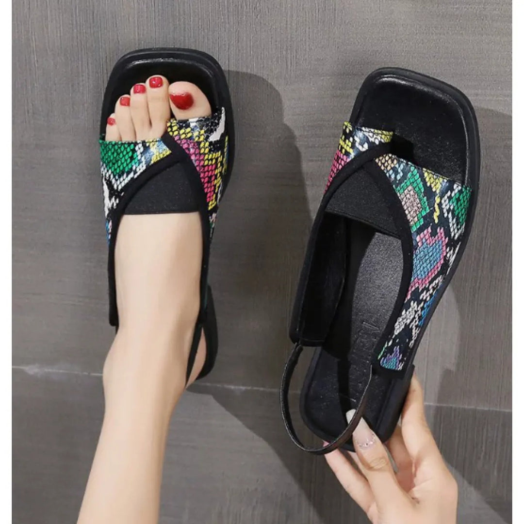 Flache Damensandalen mit quadratischer Spitze – leichter Slip-On-Stil