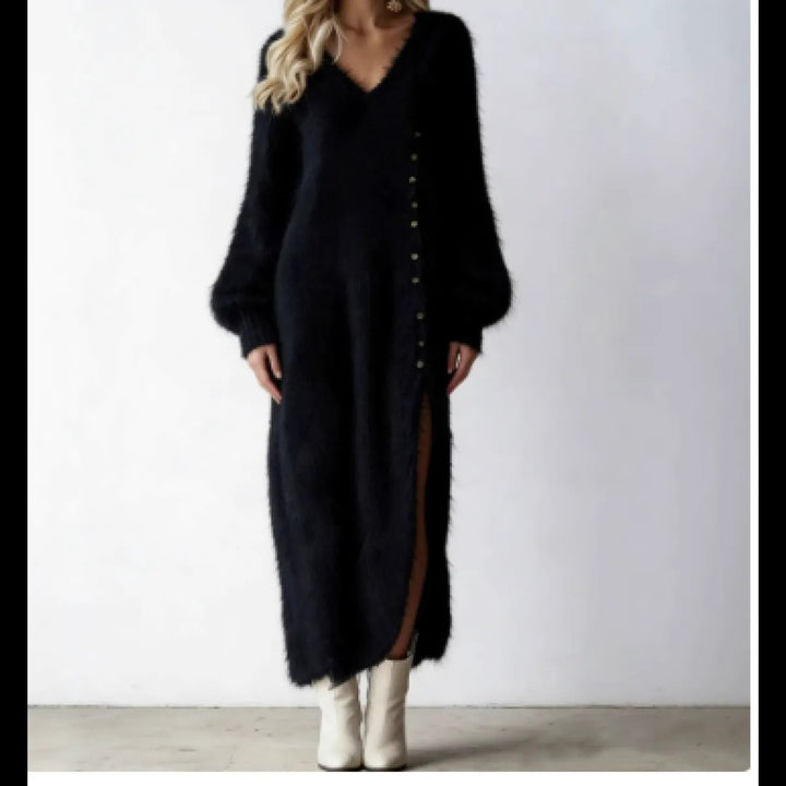 Langes Damen-Strickkleid – geknöpfter Schlitz und eleganter V-Ausschnitt