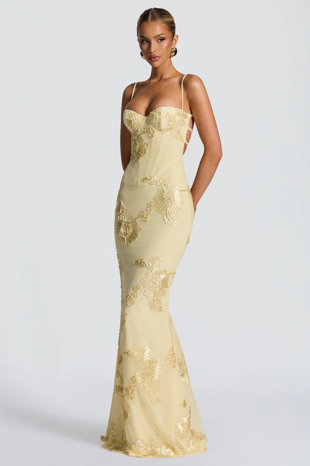 Abito da sera donna floreale – silhouette aderente elegante