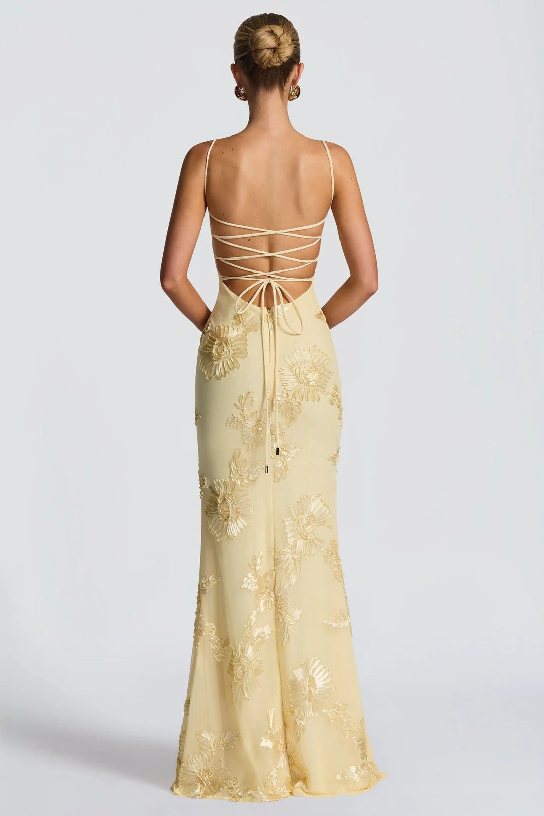 Abito da sera donna floreale – silhouette aderente elegante