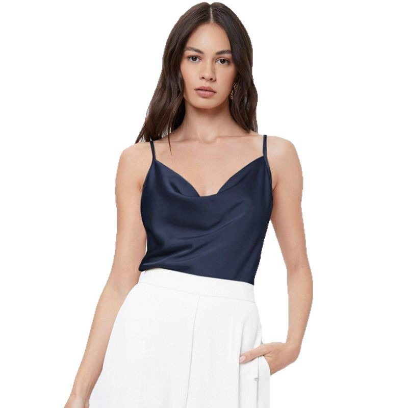 Damen-Caraco mit Wasserfallausschnitt aus Satin – Sanft drapierte, ärmellose Silhouette