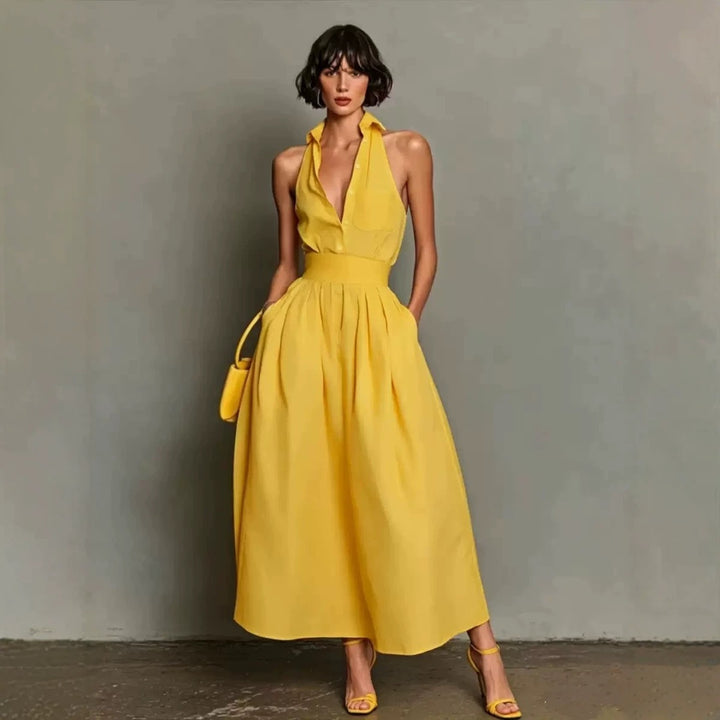 Langes Damenkleid mit Hemdkragen – strukturierter Plisseeschnitt