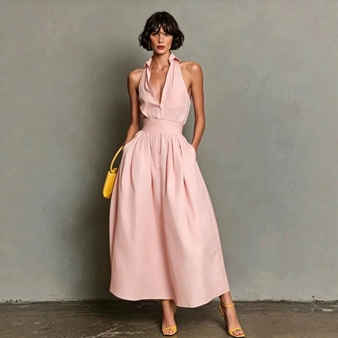 Langes Damenkleid mit Hemdkragen – strukturierter Plisseeschnitt