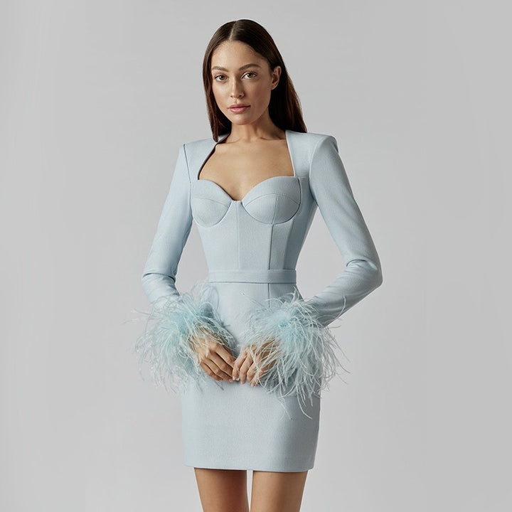 Robe Bodycon Femme Mini – Col Carré et Manchettes en Plumes Fantaisie