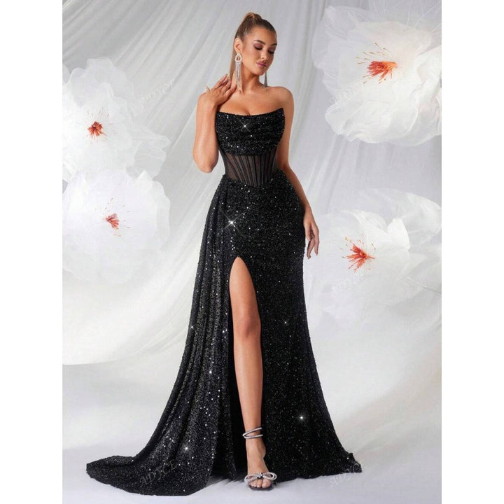 Abito da sera lungo da donna – Corsetto strutturato semi-trasparente e gonna svasata