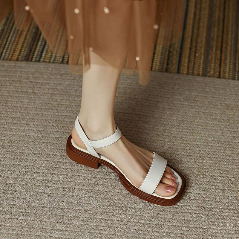 Flache Damensandale – weicher Retro-Plateau-Stil