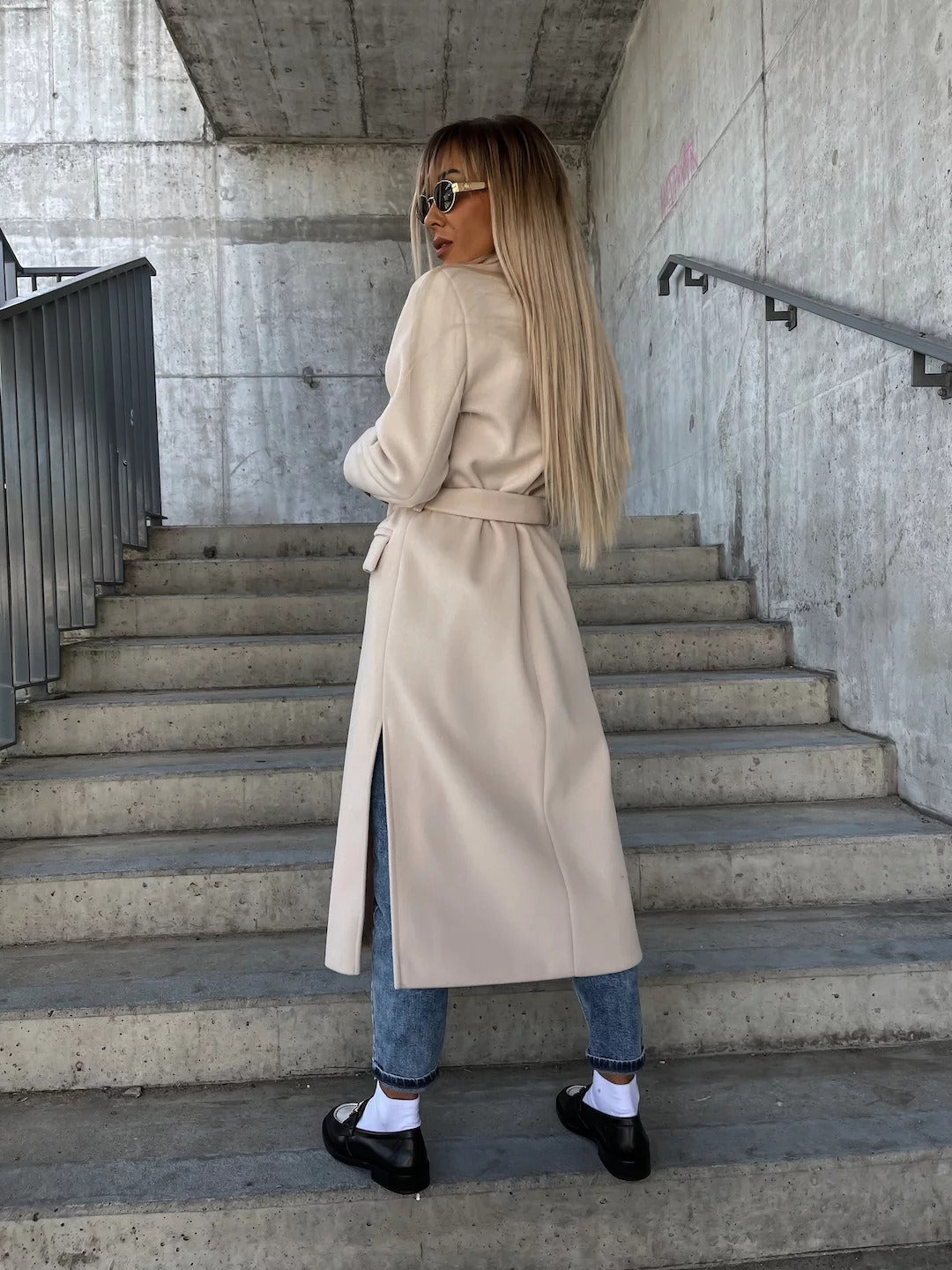 Manteau Long Femme à Double Boutonnage – Veste Ceinturée à Revers Fendu
