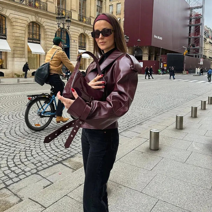 Kurze Damenweste – Slim Fit, Reverskragen, zwei Taschen
