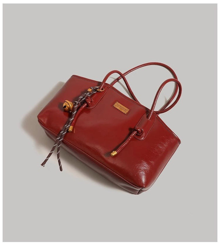 Große Damen-Shopper-Tasche – Strukturierter, glänzender Stoff mit Anhänger