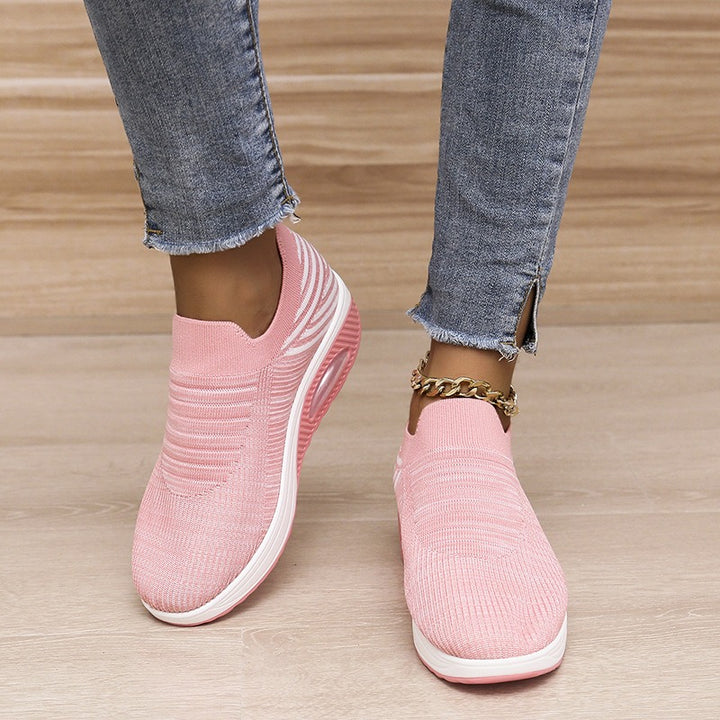 Women's Slip-On Shoes in Breathable Mesh – Round Toe Flat