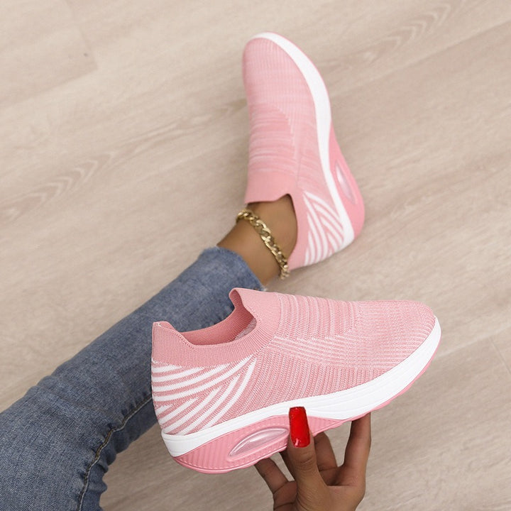 Women's Slip-On Shoes in Breathable Mesh – Round Toe Flat