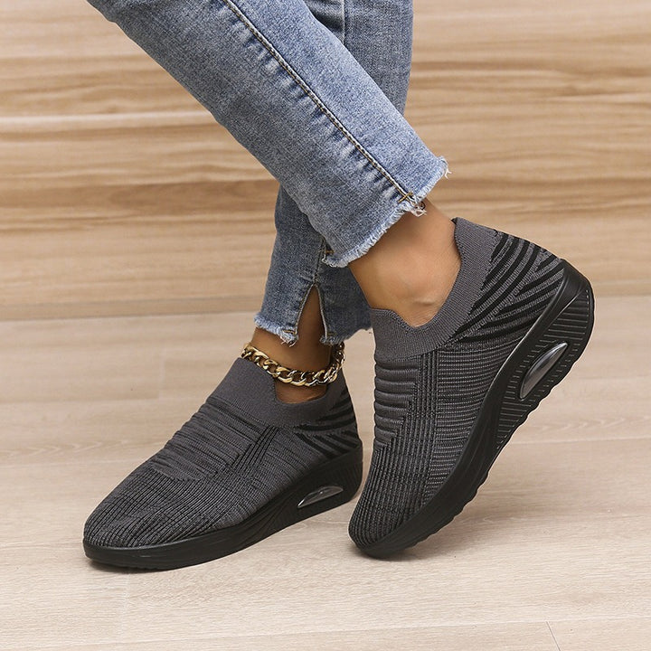 Women's Slip-On Shoes in Breathable Mesh – Round Toe Flat