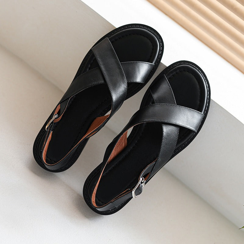 Flache Damensandalen aus echtem Leder – offene Spitze und gekreuzte Riemen