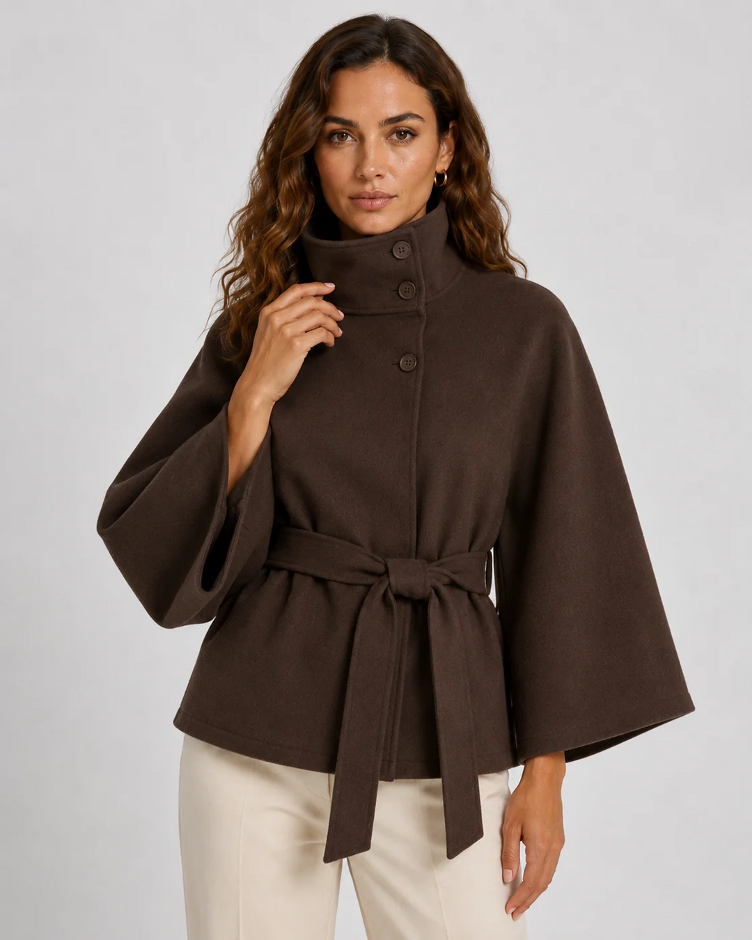 Manteau Femme Coupe Chauve-Souris – Col Montant Boutons Ceinture