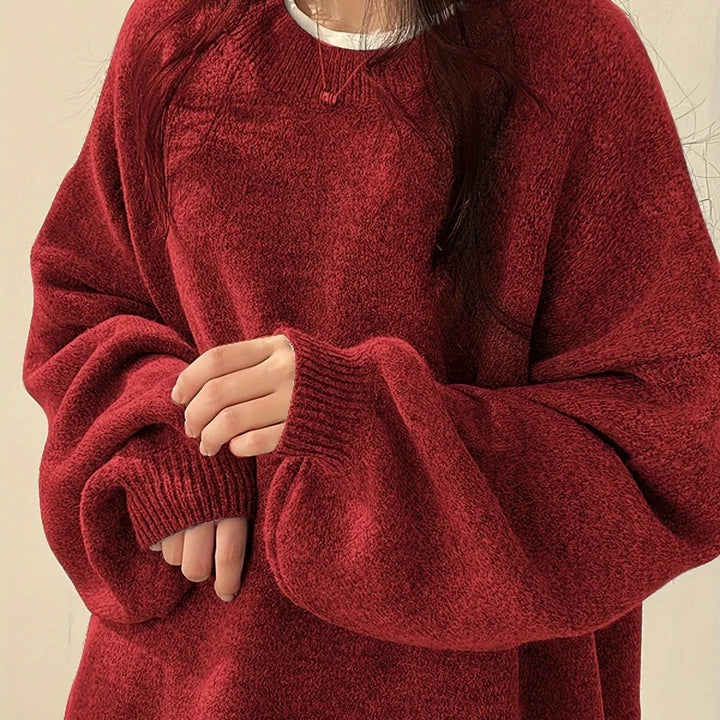 Sweater til dame med rund hals – afslappet pasform og sænkede skuldre