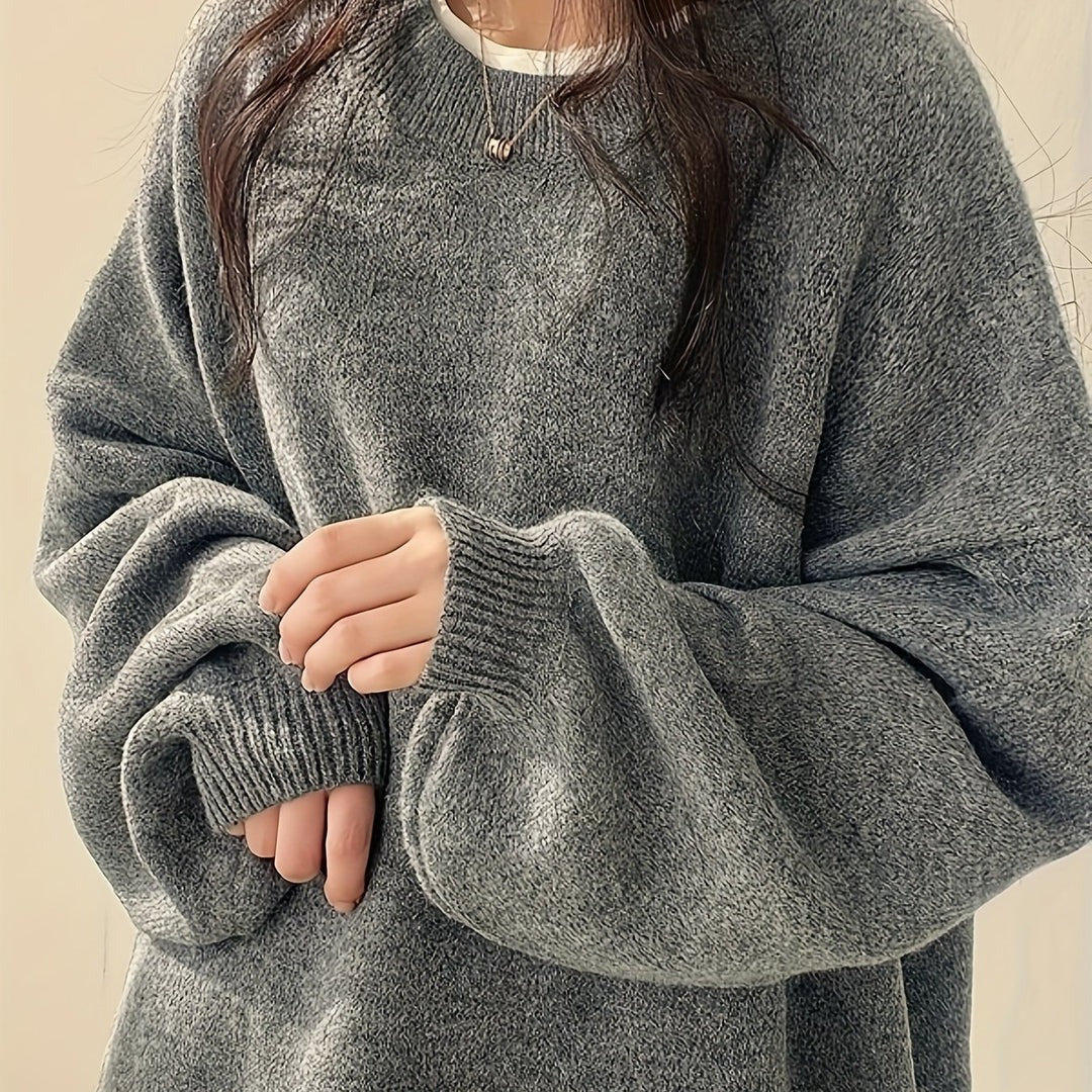 Sweater til dame med rund hals – afslappet pasform og sænkede skuldre