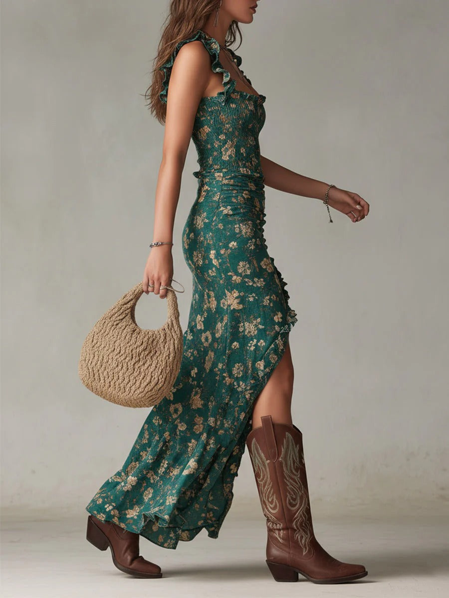 Langes Damenkleid mit Blumenmuster – gerafftes Bustier und asymmetrische Volants