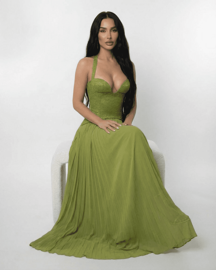 Abito lungo donna con collo a halter – schiena con corsetto allacciato e gonna plissettata