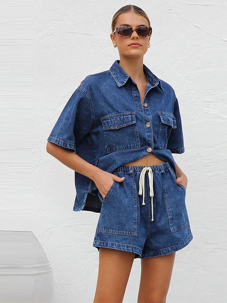 Completo Due Pezzi Donna in Jeans – Camicia a Maniche Corte &amp; Shorts Coordinati