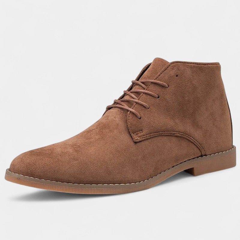 Hohe Wildlederstiefel Herren – robust, vielseitig, zeitlos