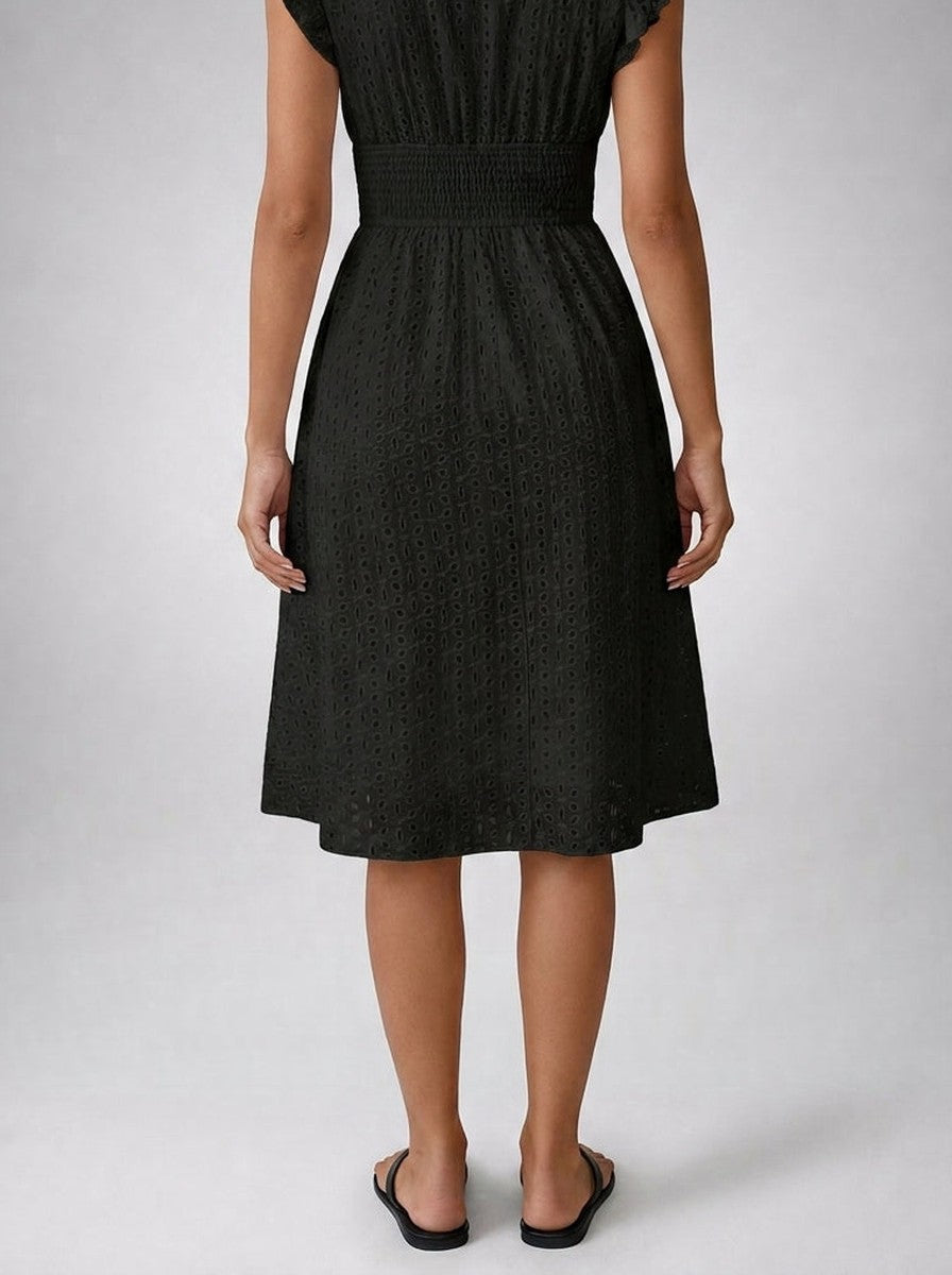 Vestito midi da donna in broderie anglaise – scollo a V e maniche corte volantate